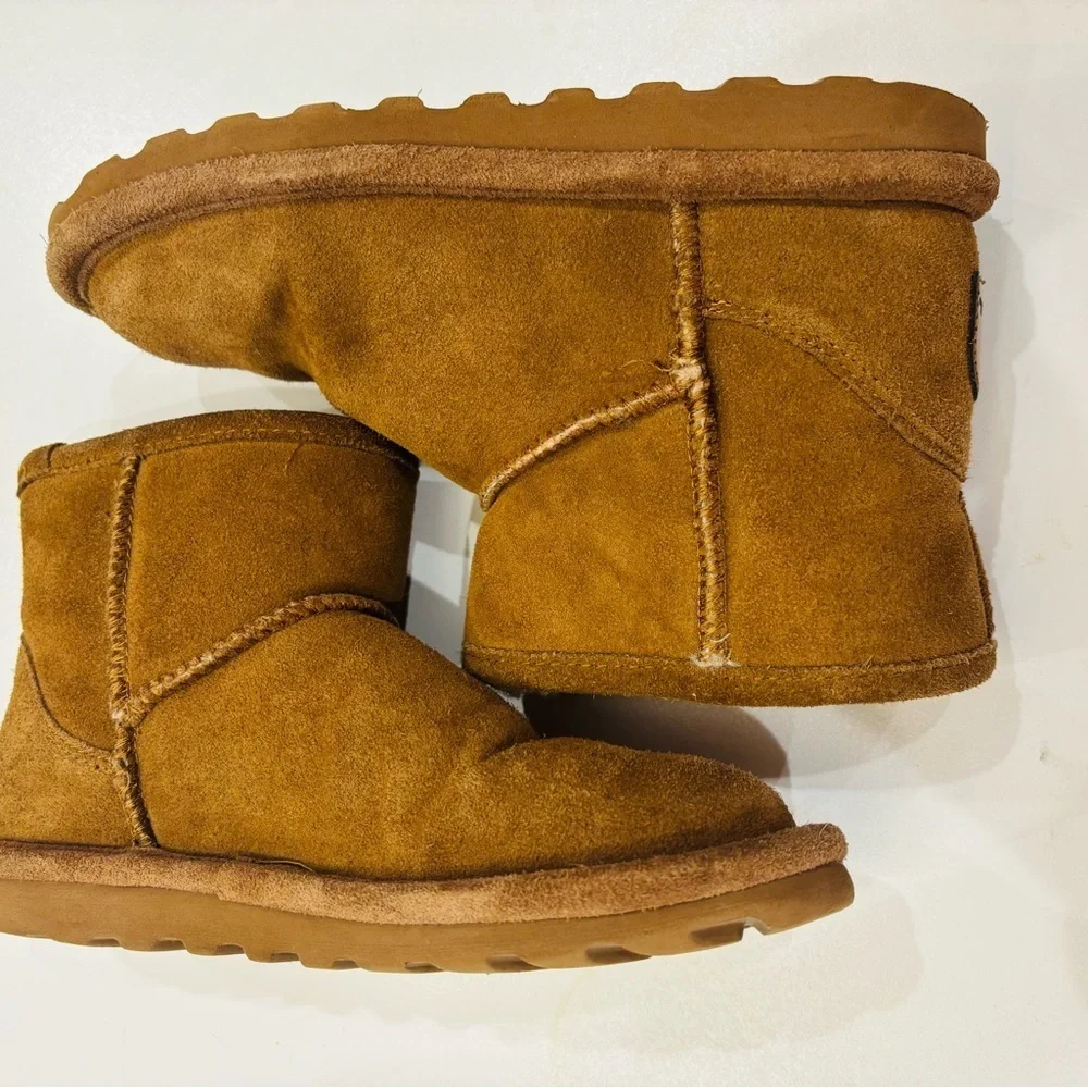 BearPaw Tan Suede Boots Girls size 6
